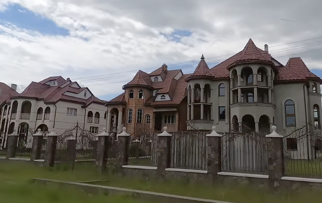 Нижня Апша: як "Українське Монако" стало найбагатшим селом у країні